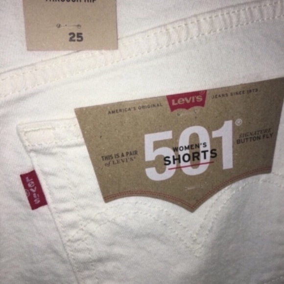 NWT Levi’s 501 White High Rise Shorts - Picture 9 of 9